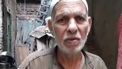 ببقى مش مطمن وأنا سايب ولادي.. استغاثة مواطن لانهيار أجزاء من منزله بالمنوفية: البيت بيقع علينا وإحنا نايمين | بث مباشر