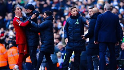 أول تعليق من بيب جوارديولا على المشادة مع داروين نونيز