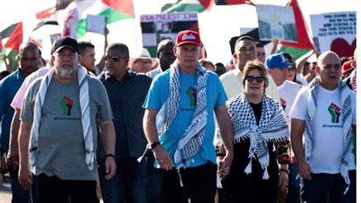 بعد تظاهر رئيس كوبا بالكوفية الفلسطينية أمام السفارة الأمريكية.. دول أمريكا اللاتينية تصفع إسرائيل 