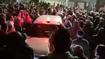 أهالي المنيا يشيعون جنازة شاب لقي مصرعه في حادث تصادم ببني سويف | بث مباشر