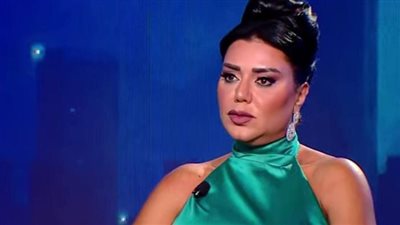 رانيا يوسف: فنان مصري بيغير مني وشال نص مشاهدي ودلوقتي بيسلم عليا بالأحضان