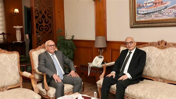 وزير التعليم ومحافظ