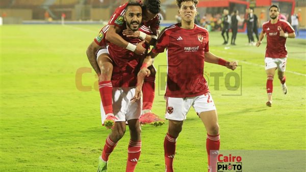 لاعبو الأهلي