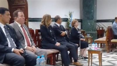 وزيرة الثقافة أول الحضور.. الحزن يسيطر على أسرة الكاتب الصحفي يعقوب الشاروني خلال عزائه بكنيسة مار جرجس | بث مباشر