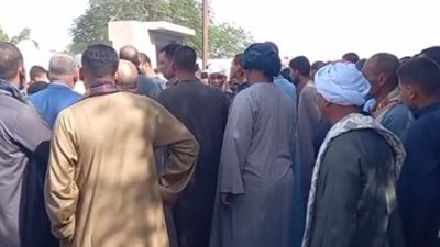 كانوا رايحين المدرسة.. تشييع جثامين 4 تلاميذ ضحايا انقلاب سيارة بأسيوط | بث مباشر