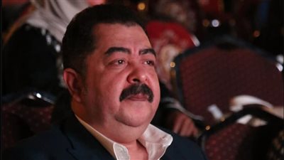 أبرزهم محمد رياض.. نجوم الفن ينتظرون وصول جثمان طارق عبد العزيز إلى مسجد الشرطة | بث مباشر