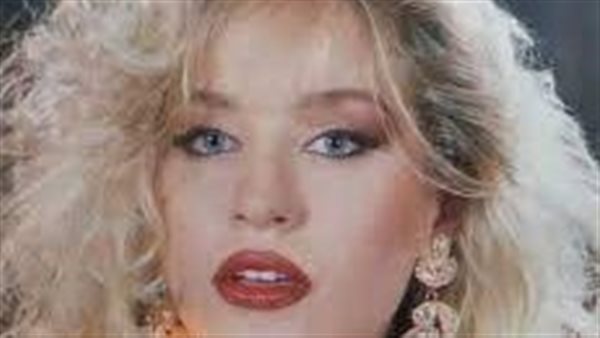 الفنانة شيرين سيف