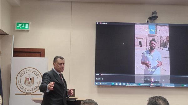  أحمد عيسى وزير السياحة