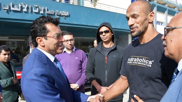 وزير الرياضة وكرم