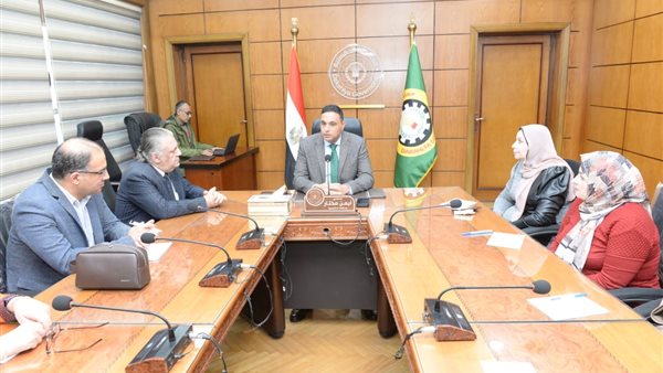 اجتماع المحافظ ومسؤولي