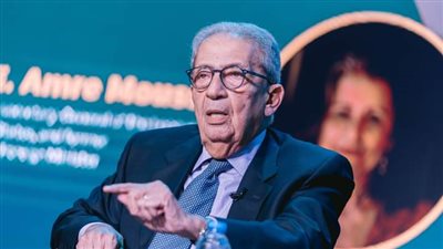 عمرو موسى يهنئ السيسي: أدعو الله أن يوفقه في إقامة البنيان السليم لجمهورية جديدة