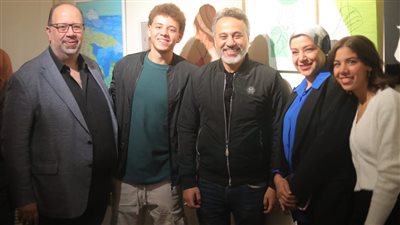 بحضور نجوم الفن والرياضة.. هنا العطار تهيمن على معرض لمسات للفنون التشكيلية بـ 4 لوحات