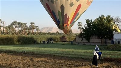 25 رحلة بالون طائر تزين سماء الأقصر على متنها 650 سائحا اليوم