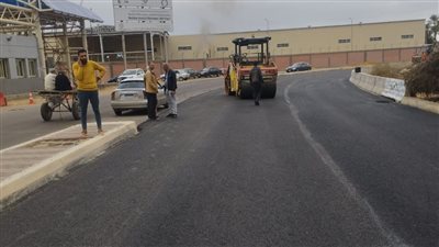 رصف طريق إدكو رشيد وطريق رافد الدولي الساحلي بمدينة إدكو بتكلفة 10 ملايين جنيه