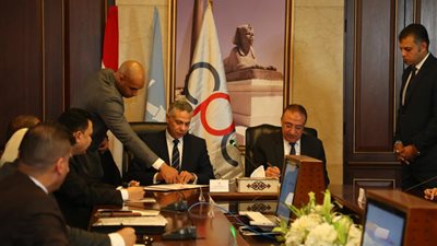 التعاون للبترول توقع مع محافظة الإسكندرية بروتوكولا لإنشاء وتشغيل محطات تموين سيارات متكاملة الخدمات