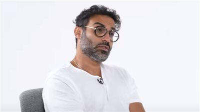 أحمد فهمي: مضيت على عقد طلاق أبويا وأمي وأنا عندي 19 سنة.. وصلاح البيت في الانفصال