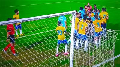 اشتباكات بالأيدي بين لاعبي بيراميدز والإسماعيلي | صور