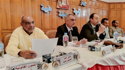 رئيسا جامعة الأقصر وجهاز طيبة الجديدة يبحثان إنشاء مقر جديد للجامعة 