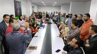 صحفيون بـ الوفد يعلنون الاعتصام بسبب الأجور.. والإدارة تنفي