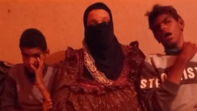 استغاثة أم لابنين من ذوي الاحتياجات بأسيوط: كانوا طبيعيين وجاتلهم سخونة عملتهم ضمور في المخ | بث مباشر