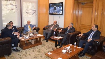 رئيس غرفة القاهرة يستقبل سفير بيرو لبحث سُبل زيادة التعاون التجاري والاستثماري المشترك