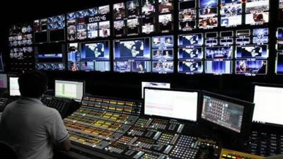 توقف المفاوضات بين فضائية عربية وكاتب صحفي شهير لتقديم برنامج