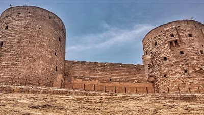 الأعلى للآثار يتفقد مستجدات ترميم المزارات الأثرية بقلعة صلاح الدين الأيوبي | صور 