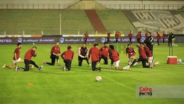 لاعبو الأهلي