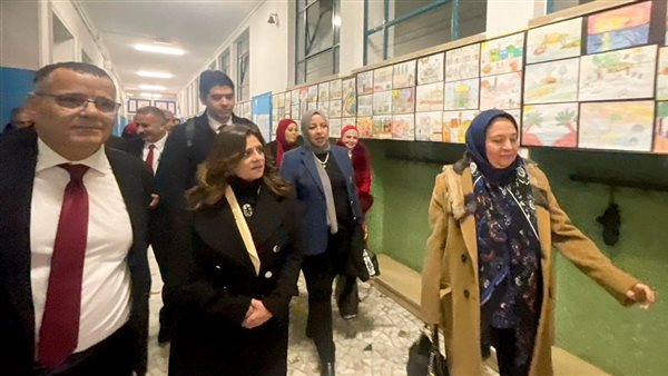 وزيرة الهجرة في زيارتها