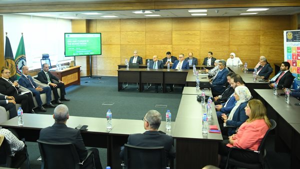 جانب من الندوة 