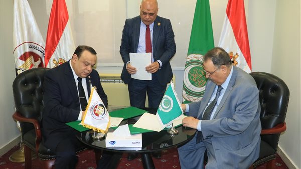 جانب من توقيع مذكرة