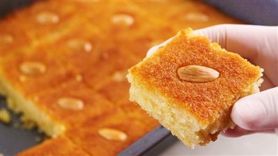 طريقة عمل البسبوسة زي المحلات بالمقادير.. اللبن وجوز الهند مكونات أساسية