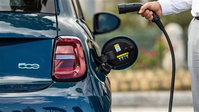 تكلفة سيارة فيات 500e الكهربائية قد تصل إلى 32.500 دولار.. بقوة 117 حصانًا