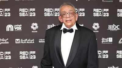 رغم إصابته في قدمه.. يسري نصر الله يشارك في الدورة الثالثة من مهرجان البحر الأحمر السينمائي