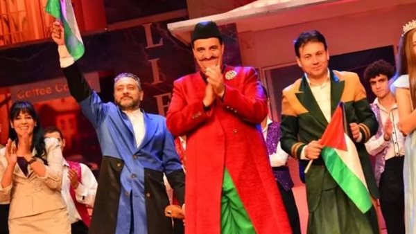 أبطال مسرحية طيب