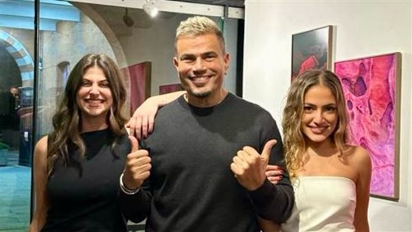 عمرو دياب وابنته