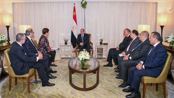 الرئيس السيسي والسيدة