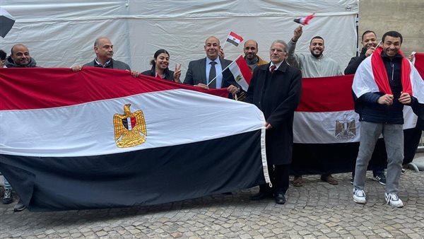 إقبال من المصريين