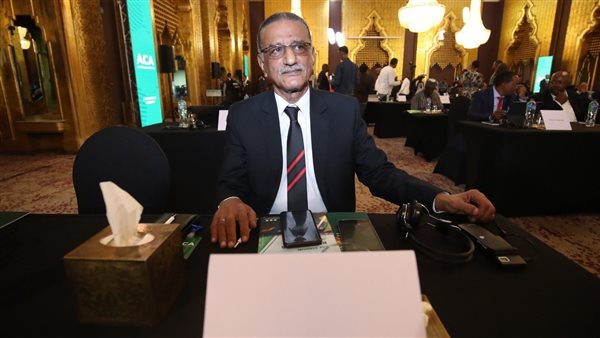 مصطفى شلة أمين الصندوق