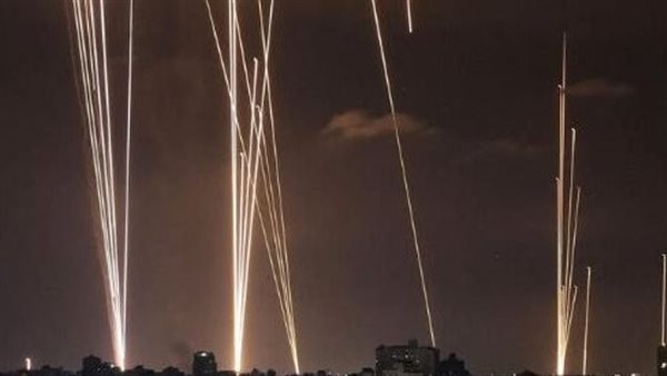 إطلاق صواريخ 