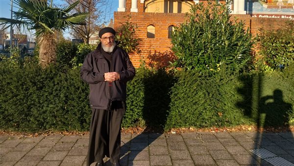 القس متاؤس راعي الكنيسة