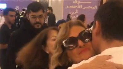 يسرا لـ ظافر العابدين: يا ريت يمثل معايا ويخرج لي فيلم | فيديو 