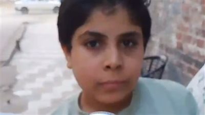 يدرس ويعمل.. قصة كفاح طالب في الإعدادية مع بيع الحلوى: فخور بنفسي وعايز أبقى محامي | بث مباشر