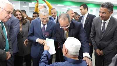 وزير الاتصالات من المنيا: توصيل خدمات الإنترنت فائق السرعة لنحو 192 قرية 