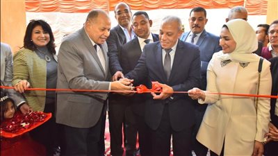 بتكلفة 40 مليون جنيه.. محافظ أسيوط ورئيس هيئة تنمية الصعيد يفتتحان المجمع الصناعي الحرفي بقرية الشامية 