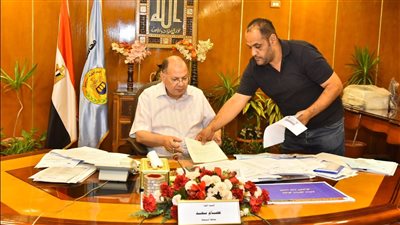 محافظ أسيوط يتابع جهود إنهاء إجراءات توفيق أوضاع الكنائس ومبانيها الخدمية