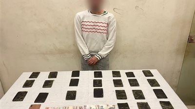 القبض على شخص بحوزته كمية من مخدر الحشيش بقصد الإتجار بالقاهرة