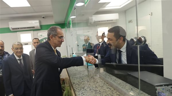 وزير الاتصالات في