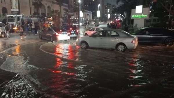 كسر ماسورة مياه 