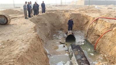 بعد كسر خط مياه الكريمات.. شركة مياه البحر الاحمر تناشد المواطنين ترشيد استهلاك المياه| صور